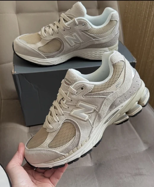 New Balance 2002R en New Balance 2002R
